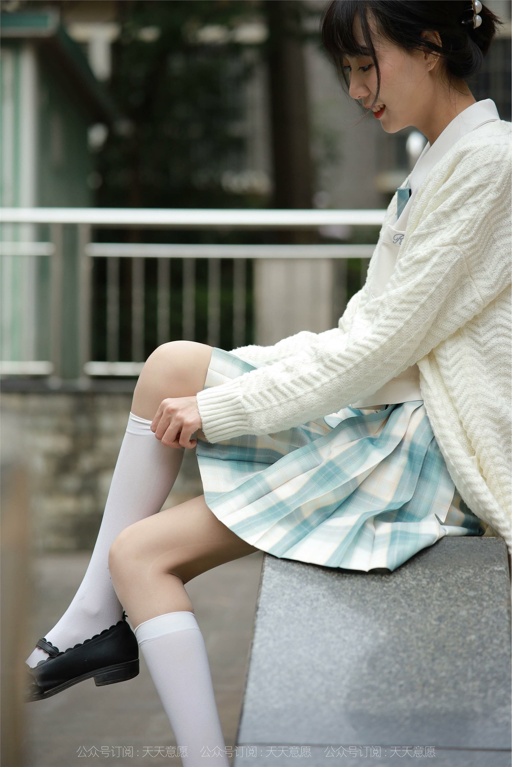 IESS异思趣向  2021.11.02 丝享家963：团团《长腿JK装》